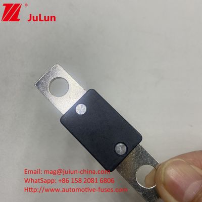 51mm Απόσταση τρύπας Αυτοκινήτου EV320*-5X 225A 70VDC Σωρίδες 68*19*10mm 6KA Δυνατότητα σπάσματος Για οχήματα υψηλής απόδοσης