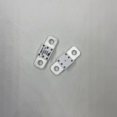150A 150VDC Μετατροπή ισχύος Κηραμικές αυτοκινητοβιομηχανικές ασφάλειες Μεγάλη ικανότητα σπάσματος 16KA 20KA με συνιστώμενη σφιχτή ροπή 11-13N·m Για M8