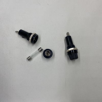 Εγκατάσταση 6*30mm Πίνακα τοποθετημένο κάλυμμα ασφάλειας Ηλεκτρικό για εξοπλισμό