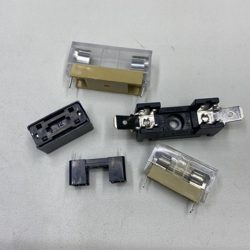 Κρατητής ασφαλείας 5*20mm Max Voltage 10A 250VDC Κερματική ασφαλείας 6x30mm On PCBA